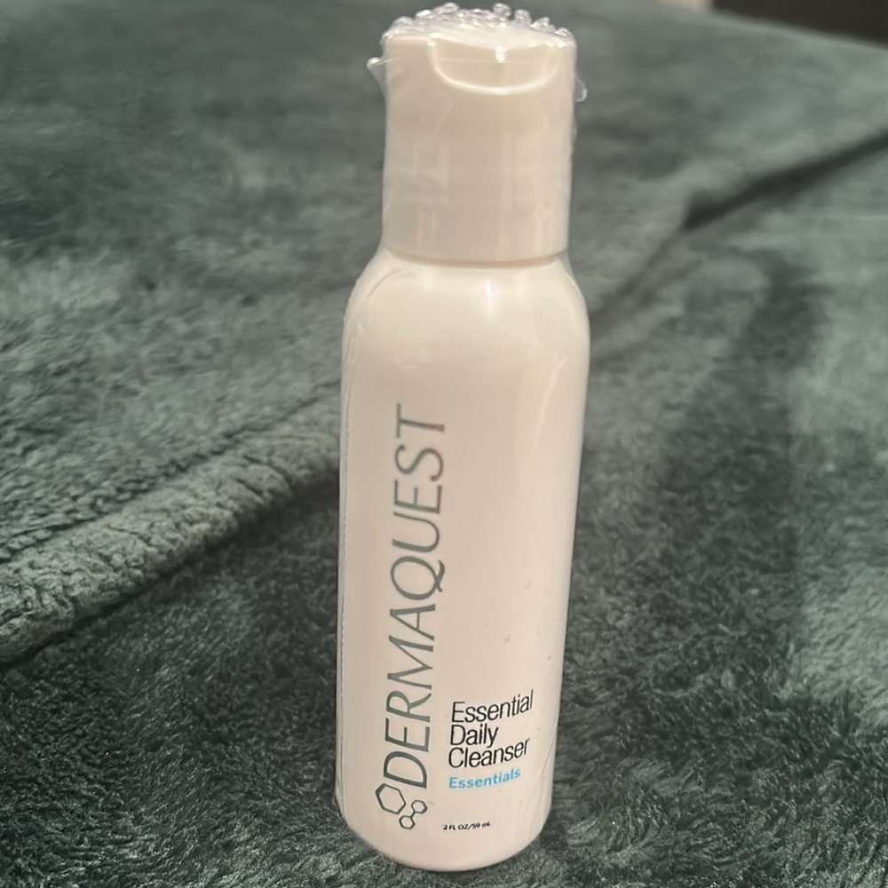 DermaQuest ~ Essential Daily Cleanser ~ Essentials ~ 2 FL OZ / 59 mL